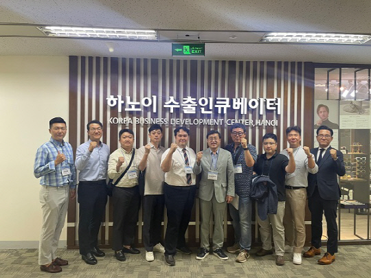 중소벤처기업진흥공단 하노이 글로벌 비즈니스 센터 방문 사진